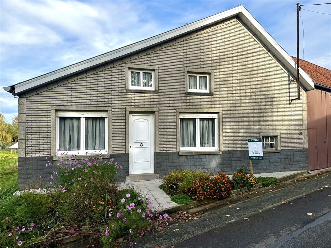 Authentieke vierkantshoeve op 2.006 m². PRACHTIG GELEGEN MIDDEN IN DE NATUUR en genietend van VOLLEDIGE RUST EN PRIVACY