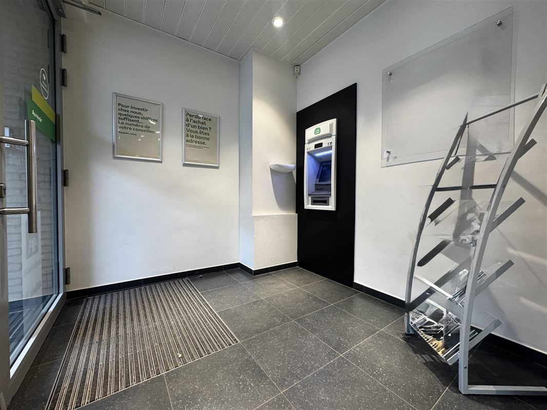 BUREAUX MODERNES AU CENTRE DE FLOBECQ