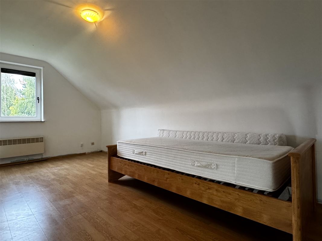 AANGENAME GEZINSWONING MET 4SLKS, TUIN EN GARAGE