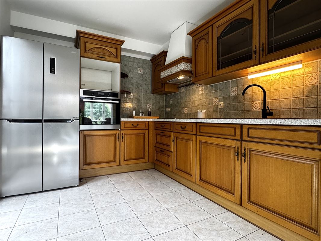 AANGENAME GEZINSWONING MET 4SLKS, TUIN EN GARAGE