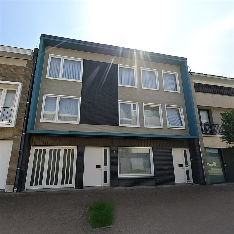 Rustig gelegen woning met 3 SLKS, garage en tuin.