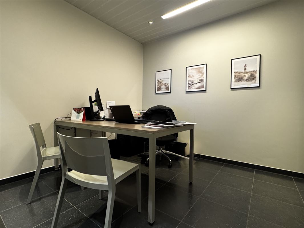 BUREAUX MODERNES AU CENTRE DE FLOBECQ