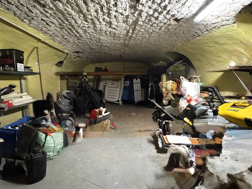 IMMEUBLE DE RAPPORT COMPRENANT 2 APPARTEMENTS 1 CHAMBRE