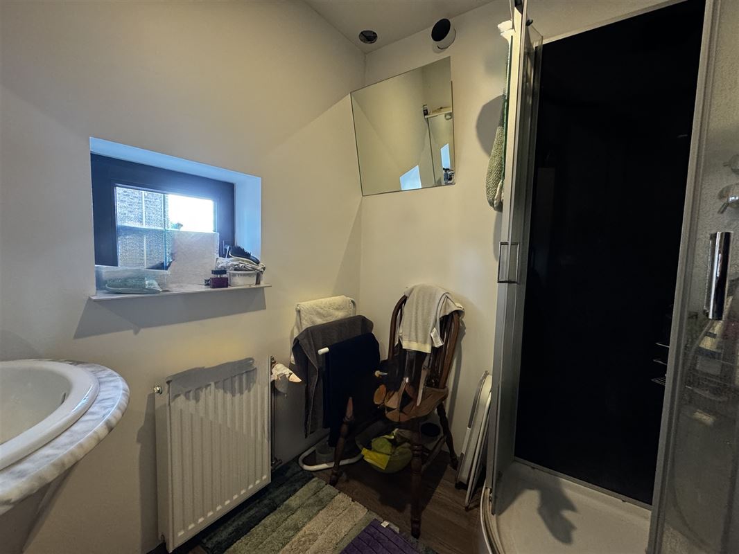 IMMEUBLE DE RAPPORT COMPRENANT 2 APPARTEMENTS 1 CHAMBRE