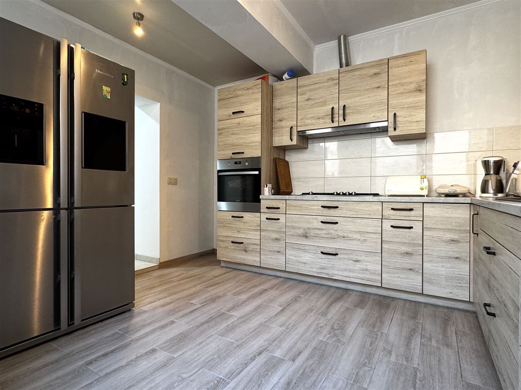 IMMEUBLE DE RAPPORT COMPRENANT 2 APPARTEMENTS 1 CHAMBRE