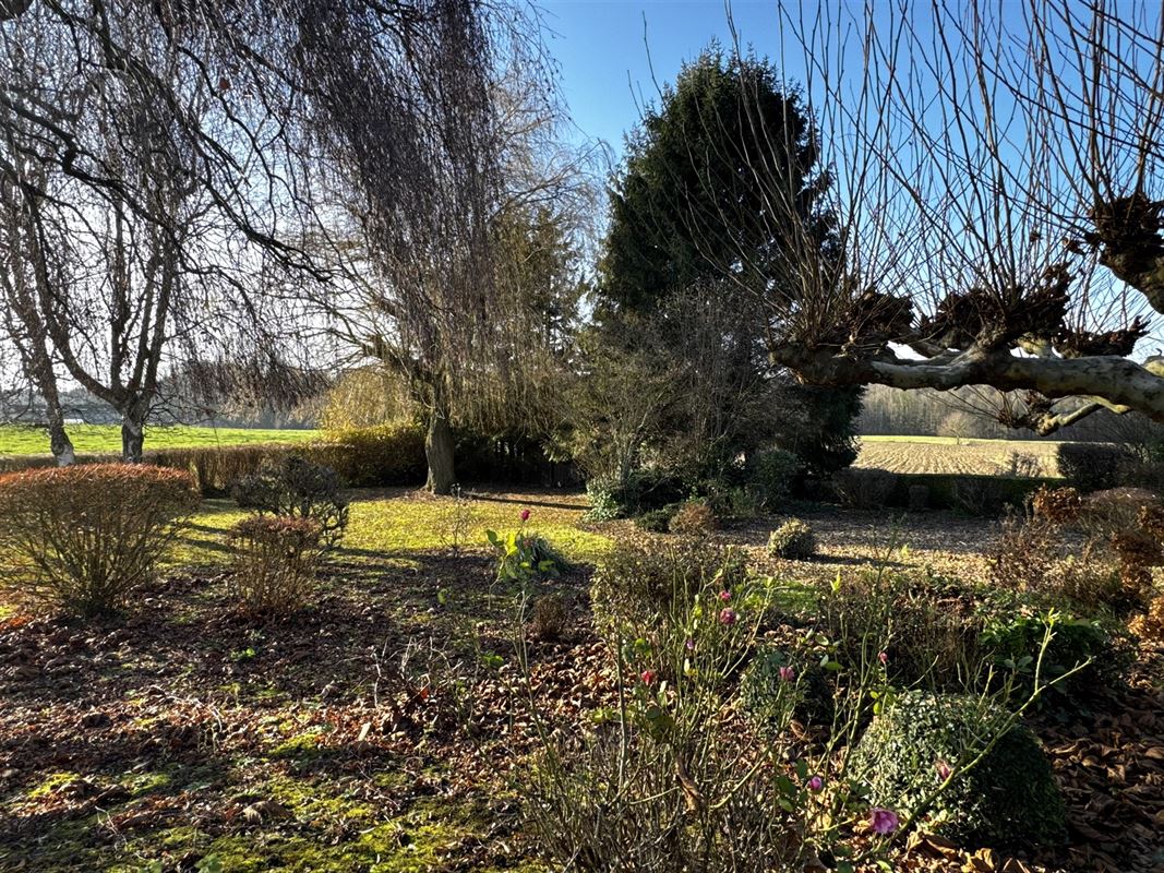 BELLE VILLA AU CALME AVEC SUPERBE JARDIN