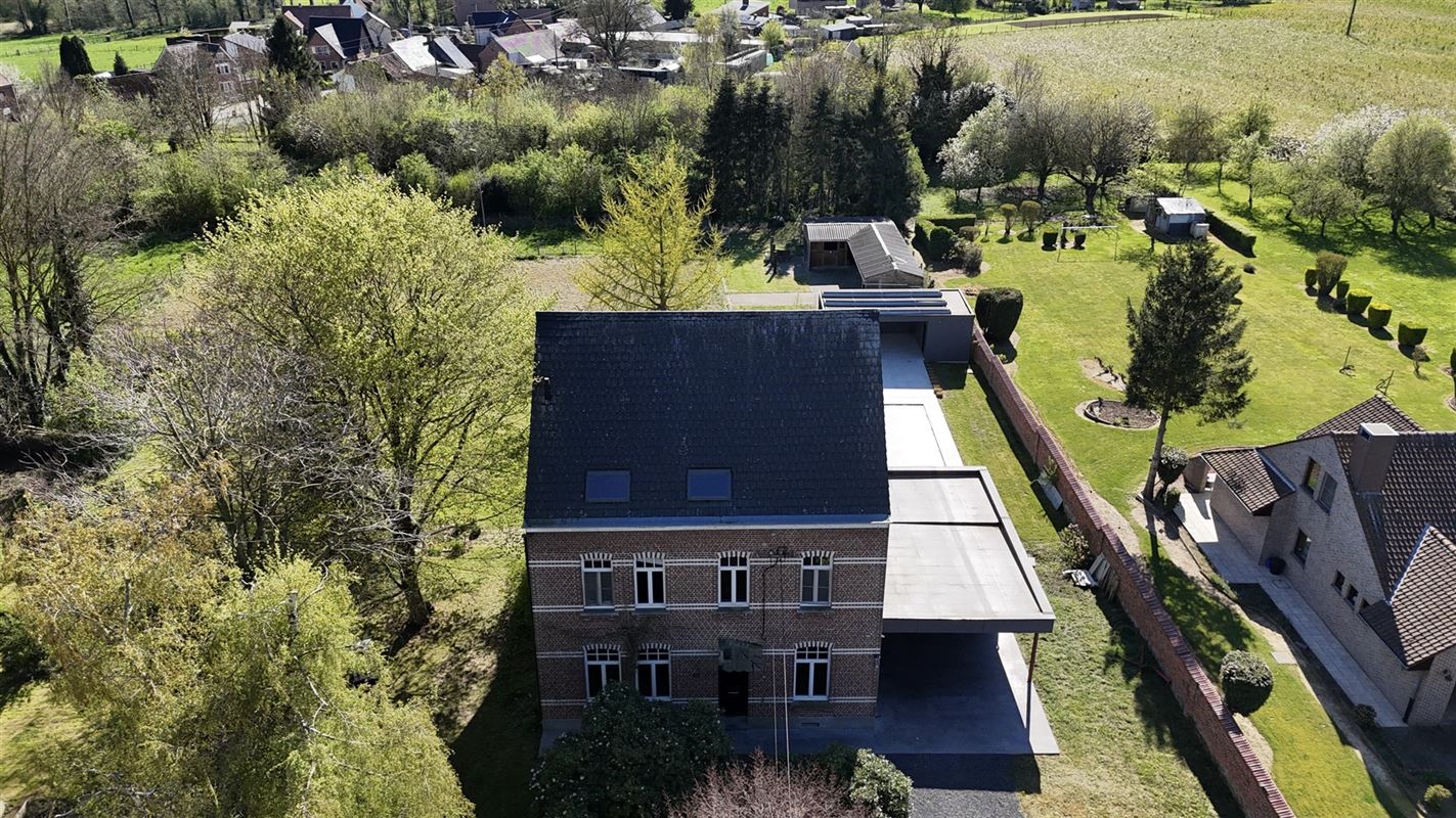 Magnifique maison de maître avec piscine et installations équestres!