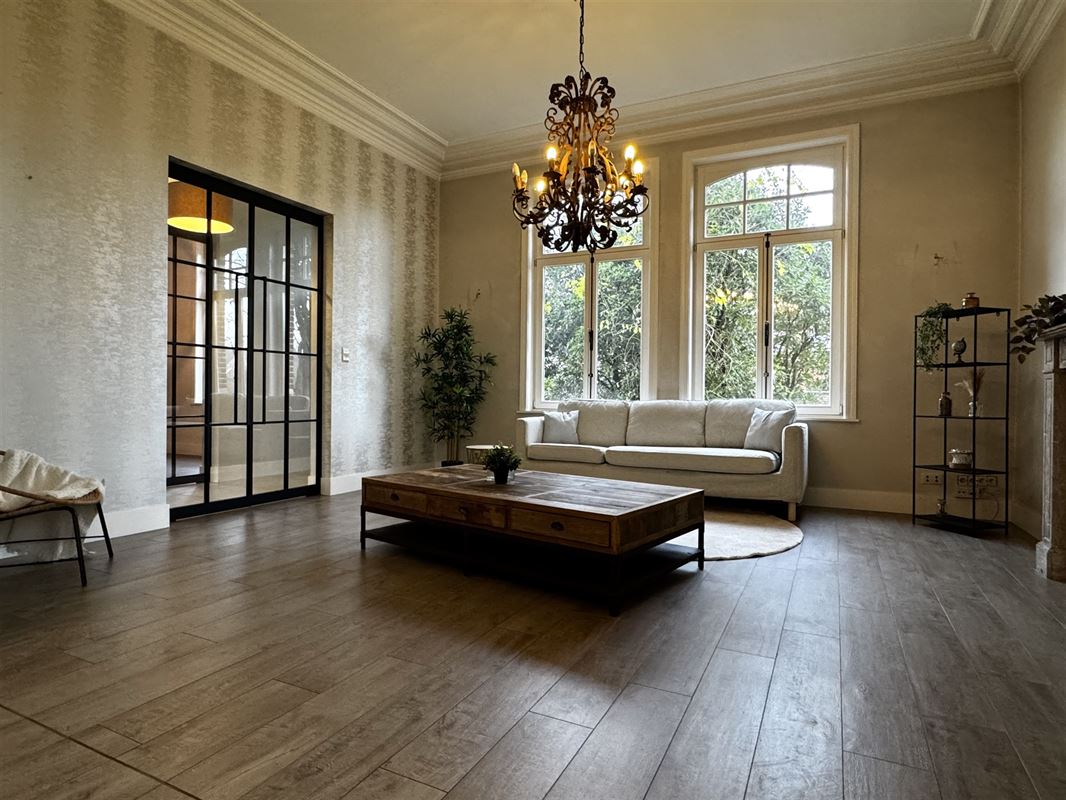 Magnifique maison de maître avec piscine et installations équestres!