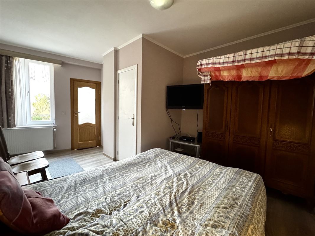 IMMEUBLE DE RAPPORT COMPRENANT 2 APPARTEMENTS 1 CHAMBRE