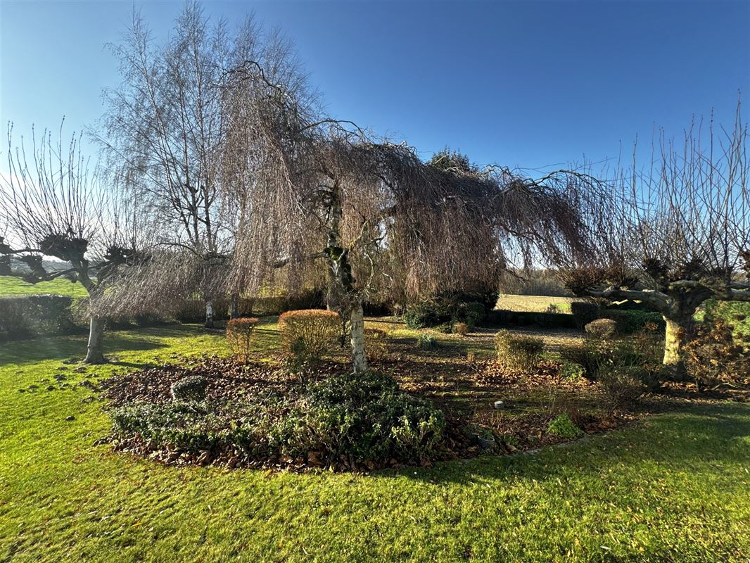 BELLE VILLA AU CALME AVEC SUPERBE JARDIN