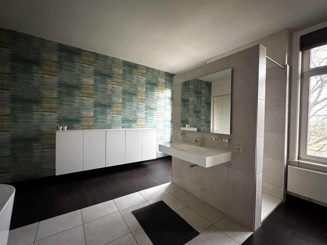 Magnifique maison de maître avec piscine et installations équestres!