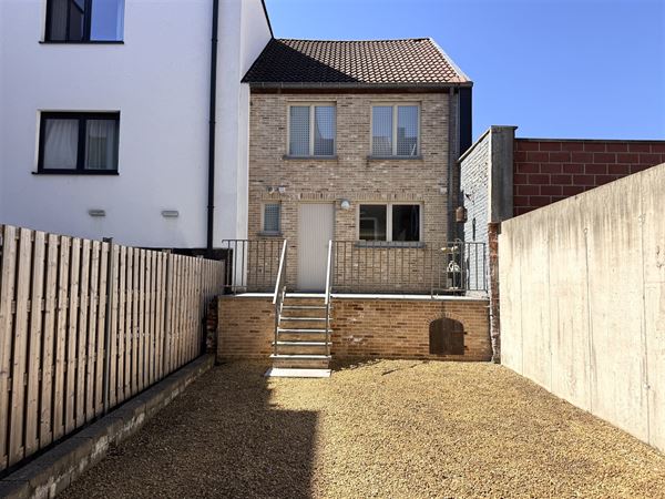 Maison rénovée avec jardin et spacieux garage - PEB A!