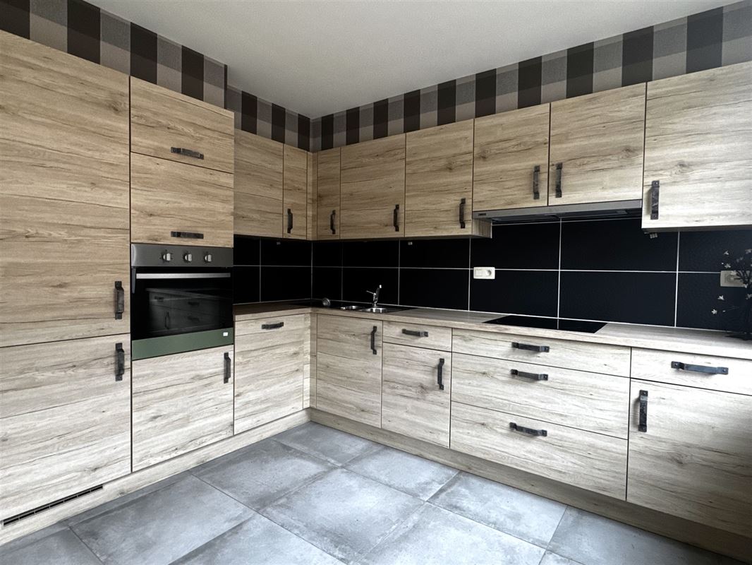 GERENOVEERDE WONING MET TUIN EN RUIME GARAGE - EPC A!