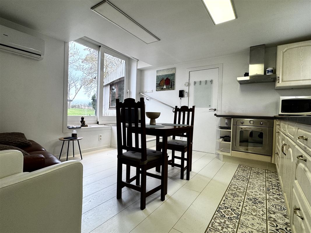 Propriété unique - habitation et de deux studios!