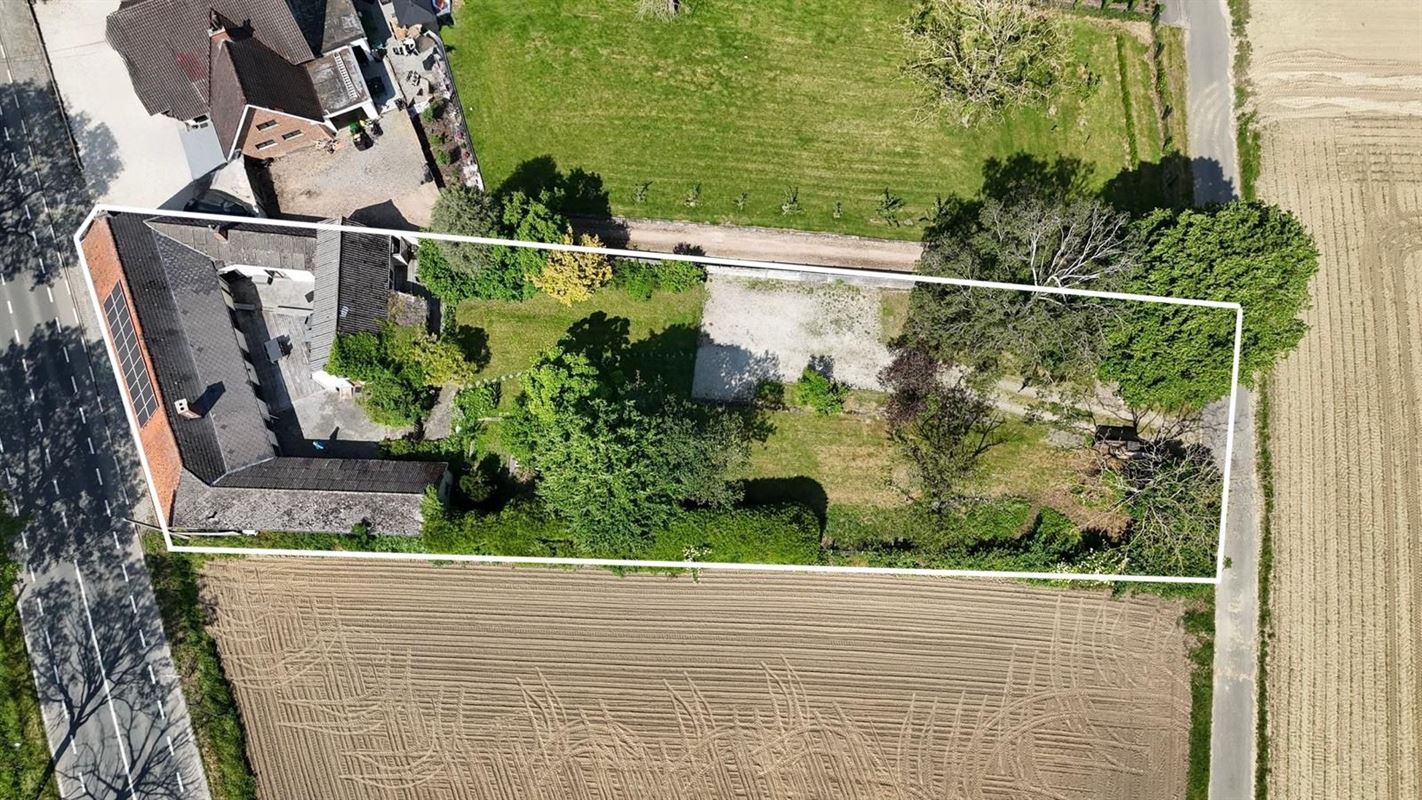 Propriété unique - habitation et de deux studios!