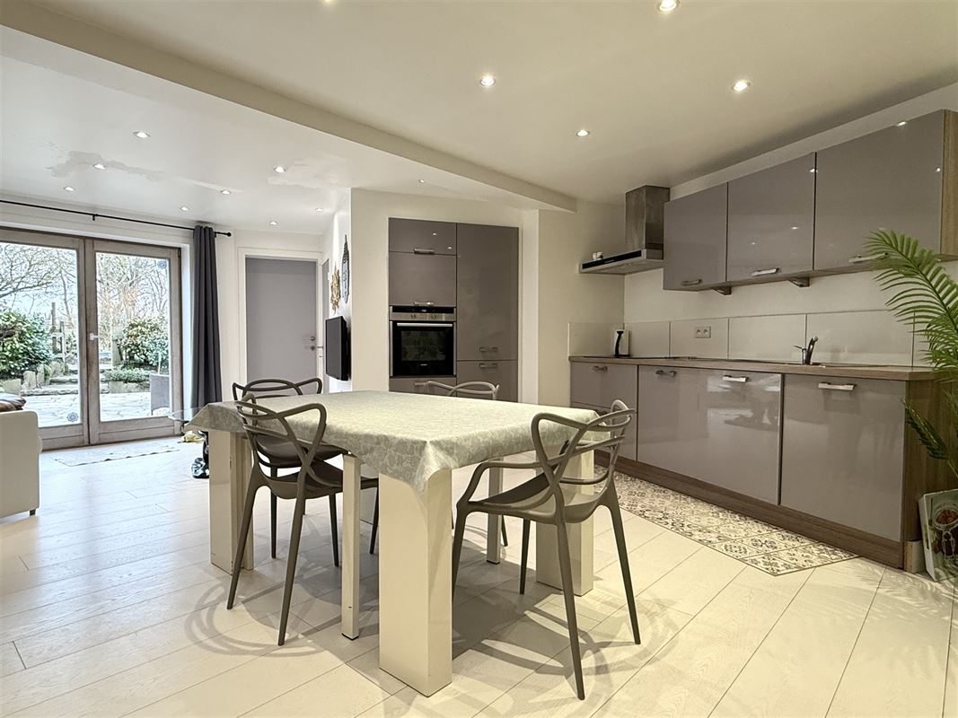 Propriété unique - habitation et de deux studios!