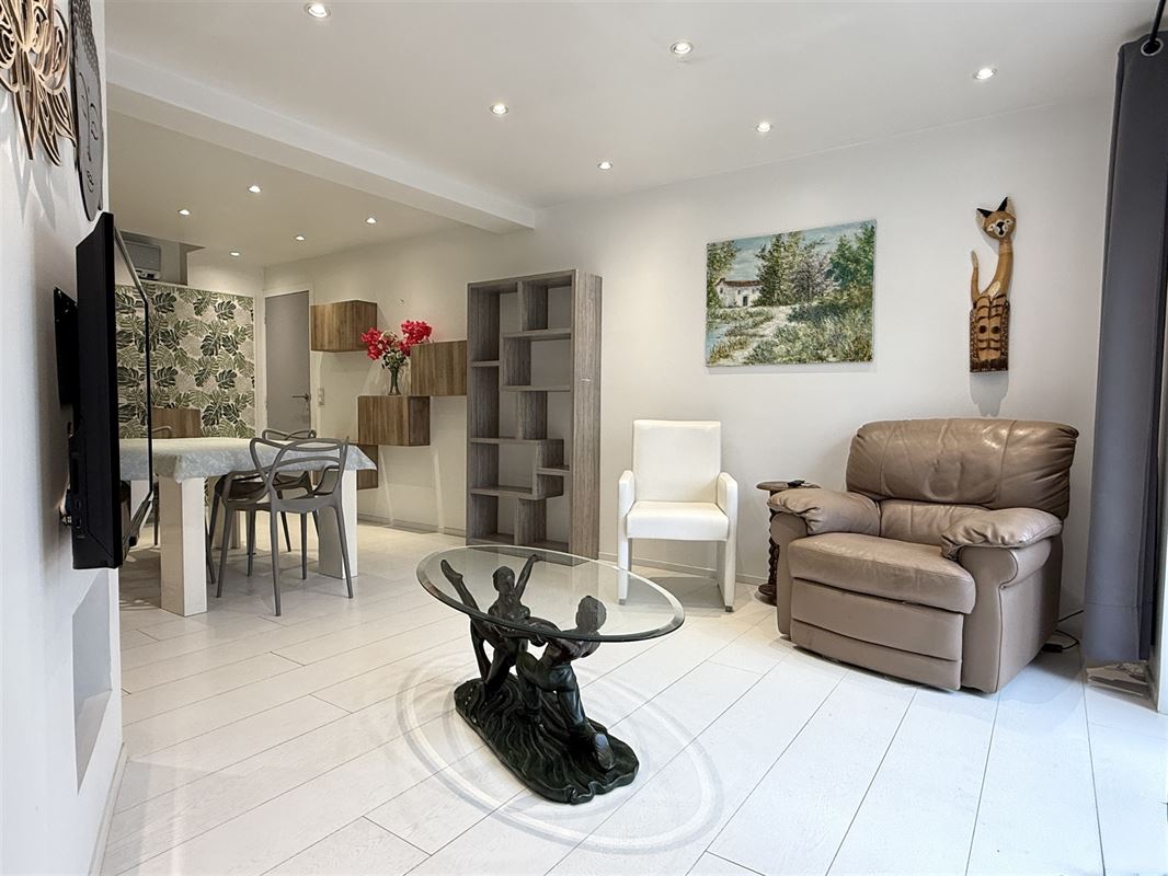Propriété unique - habitation et de deux studios!