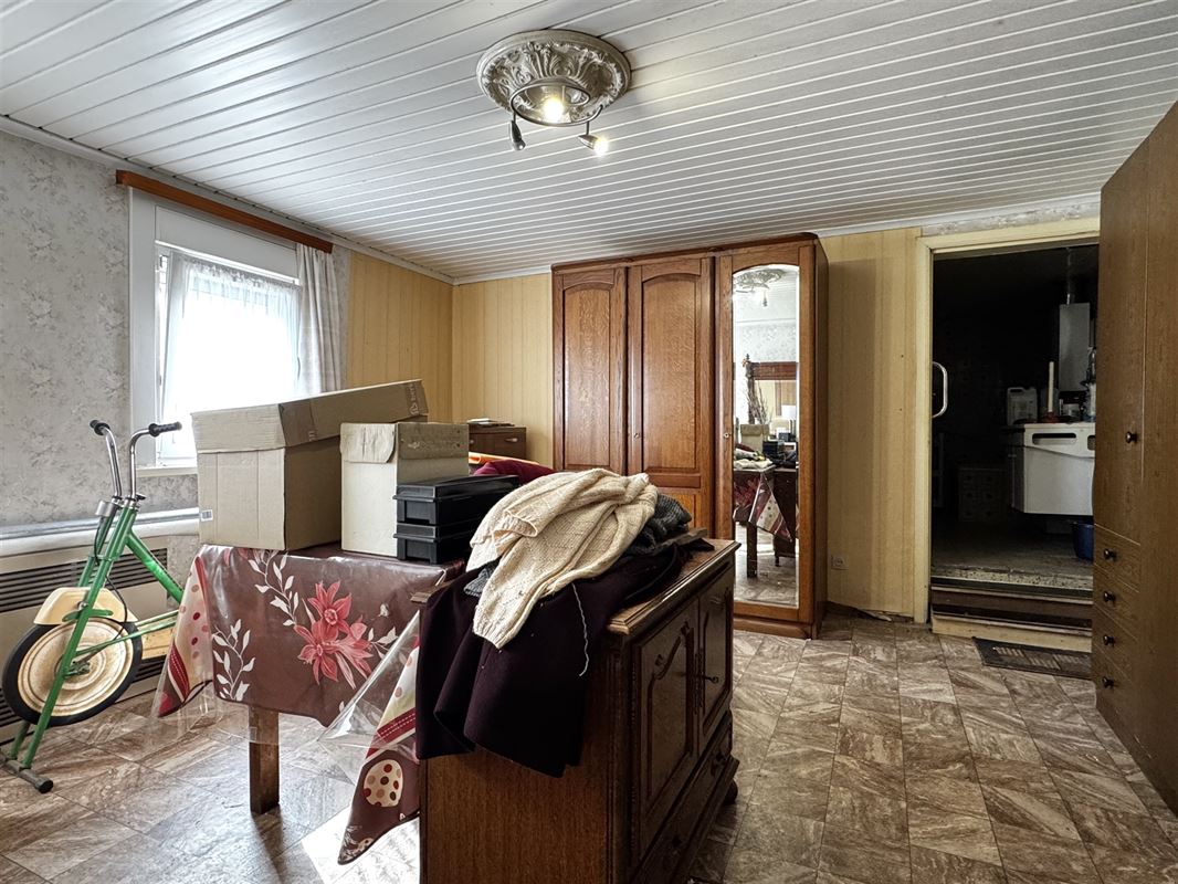 GOEDGELEGEN TE RENOVEREN HOEVE MET TUIN, WEIDE EN SCHUUR!