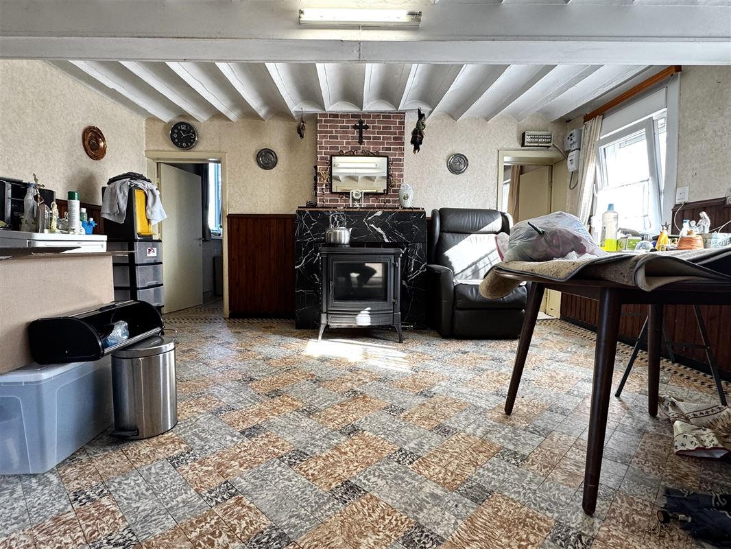 GOEDGELEGEN TE RENOVEREN HOEVE MET TUIN, WEIDE EN SCHUUR!