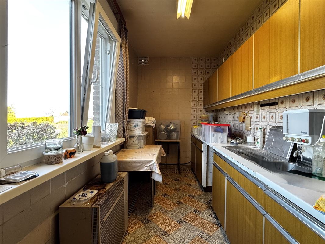 GOEDGELEGEN TE RENOVEREN HOEVE MET TUIN, WEIDE EN SCHUUR!