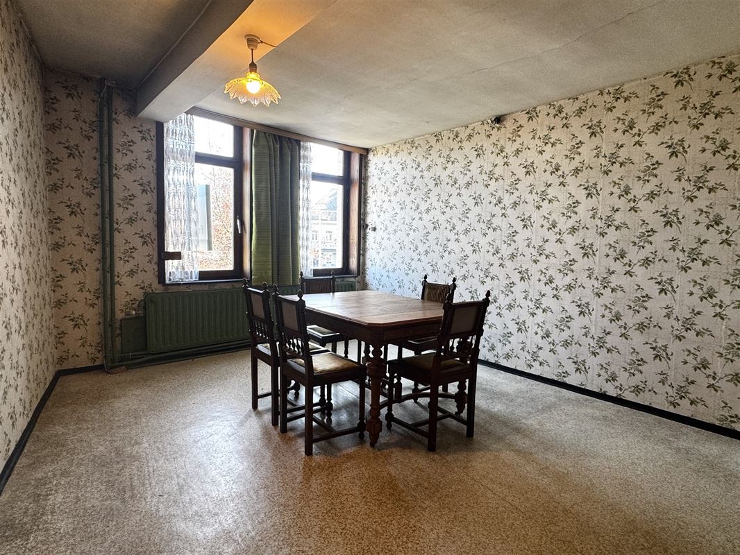 SPACIEUSE MAISON DE CARACTÈRE AVEC ÉNORMÉMENT DE POTENTIEL