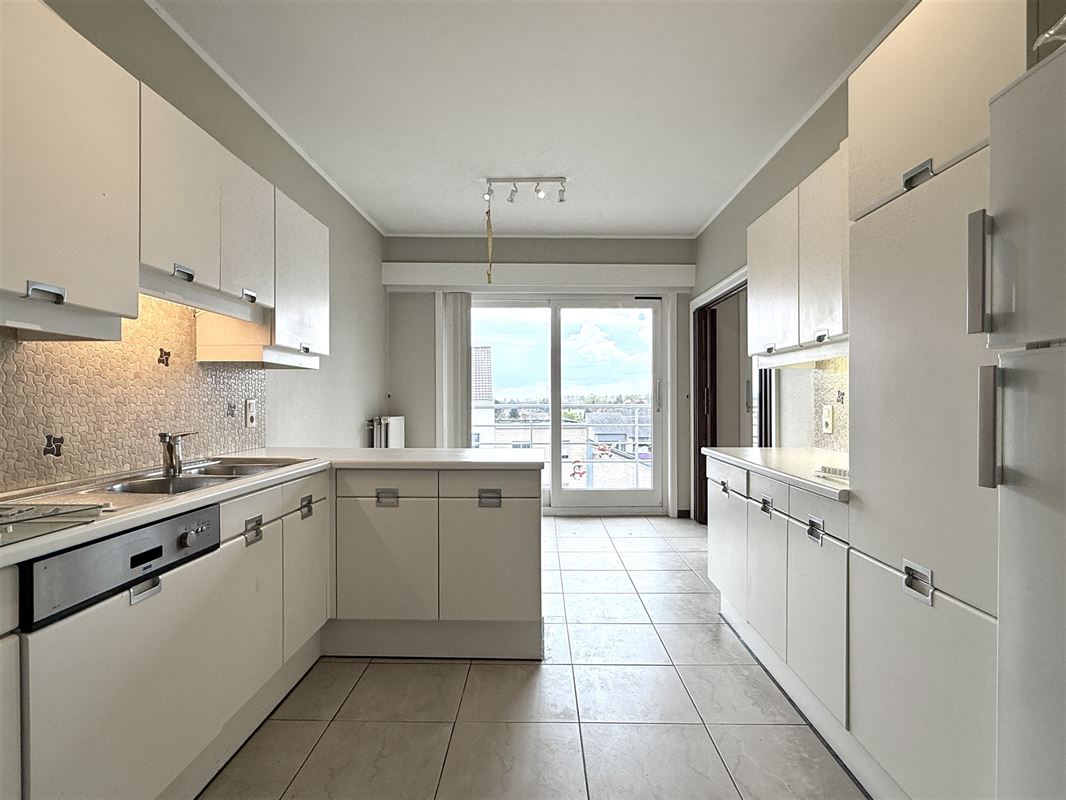 RUIM APPARTEMENT MET 2 SLAAPKAMERS IN STADSCENTRUM!