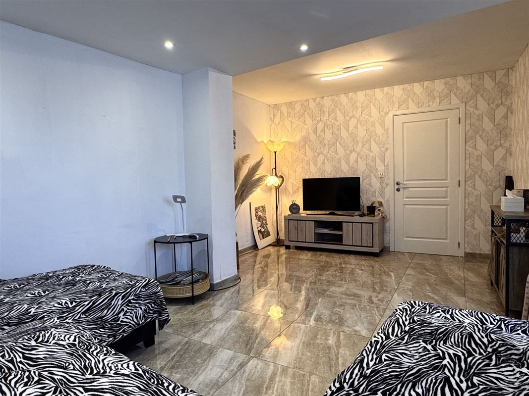 Maison entièrement rénovée avec vaste hangar de 375 m²