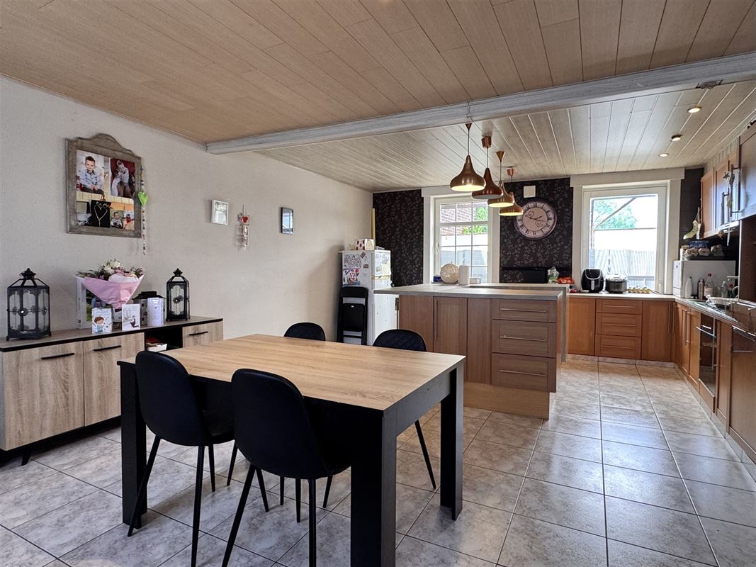 IMMEUBLE AVEC 2 APPARTEMENTS!