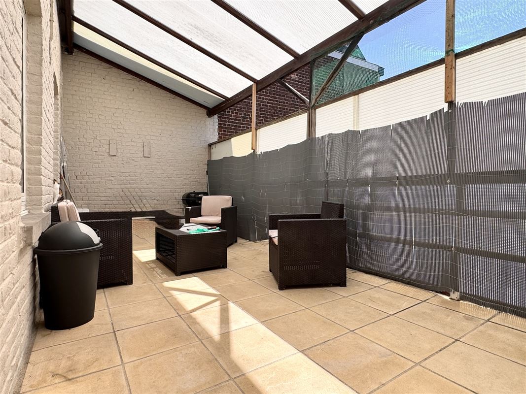 IMMEUBLE AVEC 2 APPARTEMENTS!