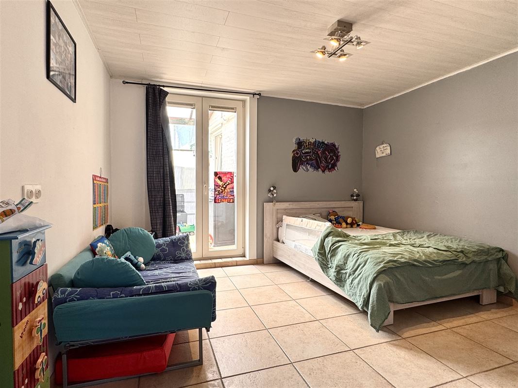 IMMEUBLE AVEC 2 APPARTEMENTS!