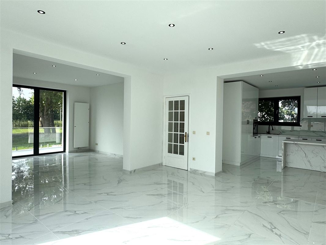VILLA LUMINEUSE ENTIÈREMENT RÉNOVÉE!