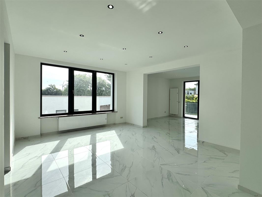 VILLA LUMINEUSE ENTIÈREMENT RÉNOVÉE!