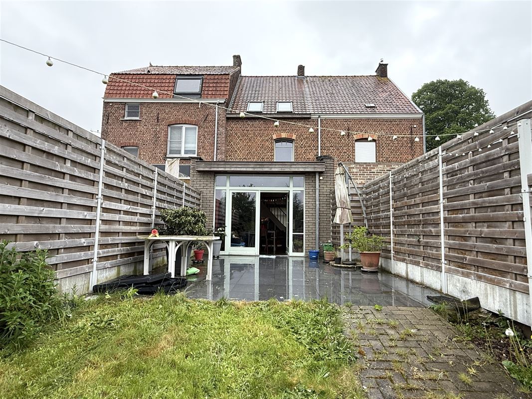 WONING MET 3 SLPK EN TUIN IN HET CENTRUM VAN ELLEZELLES