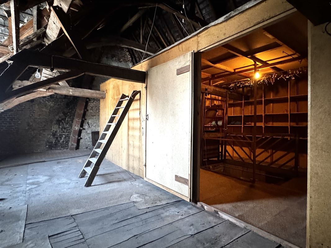 SPACIEUSE MAISON DE CARACTÈRE AVEC ÉNORMÉMENT DE POTENTIEL