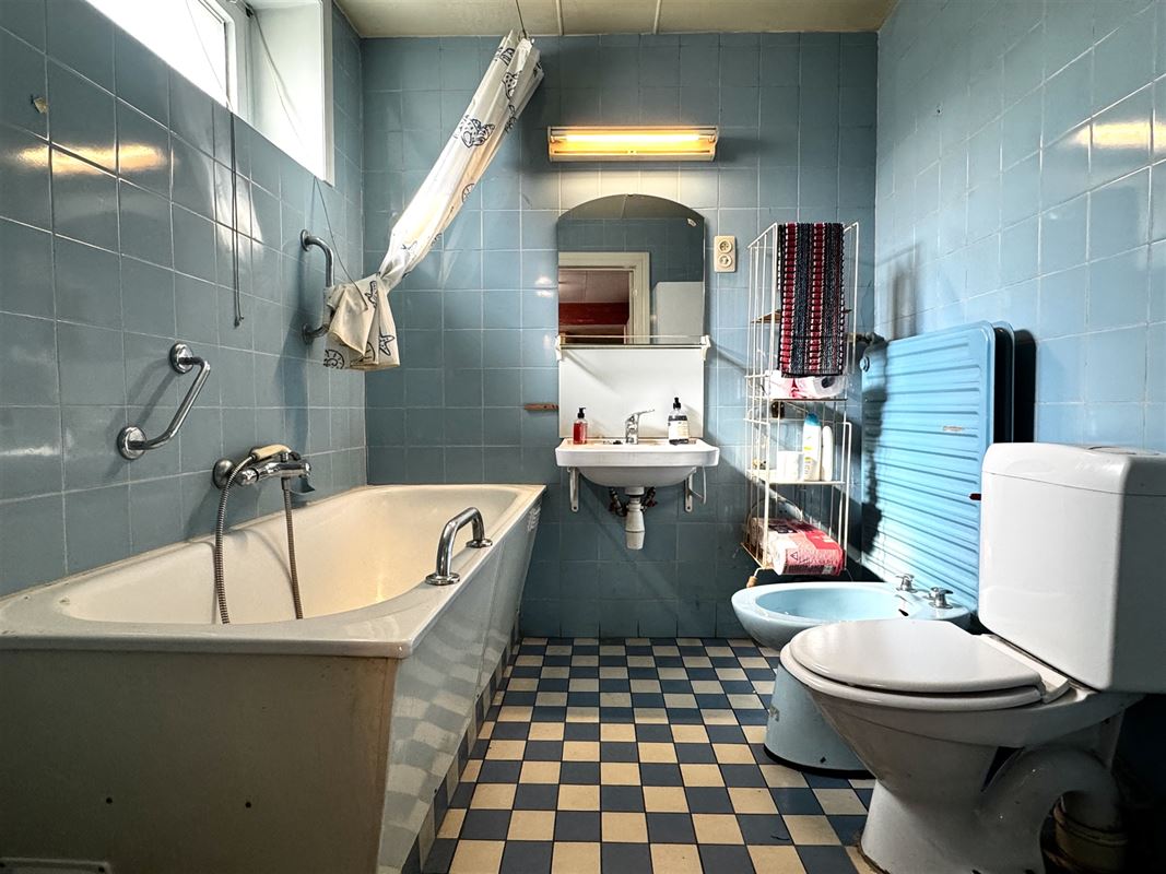 SPACIEUSE MAISON DE CARACTÈRE AVEC ÉNORMÉMENT DE POTENTIEL