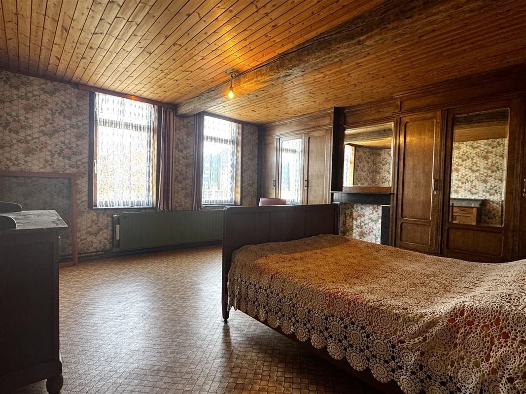 SPACIEUSE MAISON DE CARACTÈRE AVEC ÉNORMÉMENT DE POTENTIEL