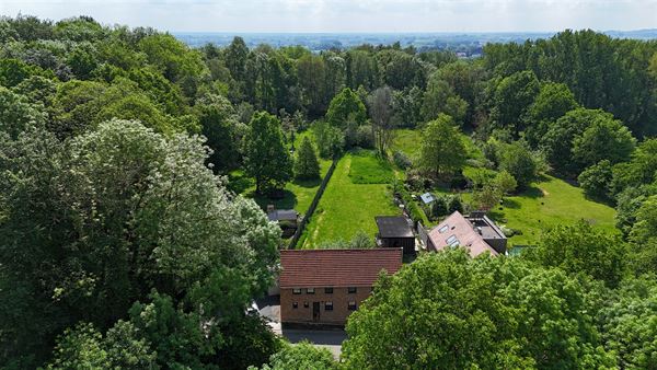 RECENT GERENOVEERDE VILLA IN HET PRACHTIGE PAYS DES COLLINES