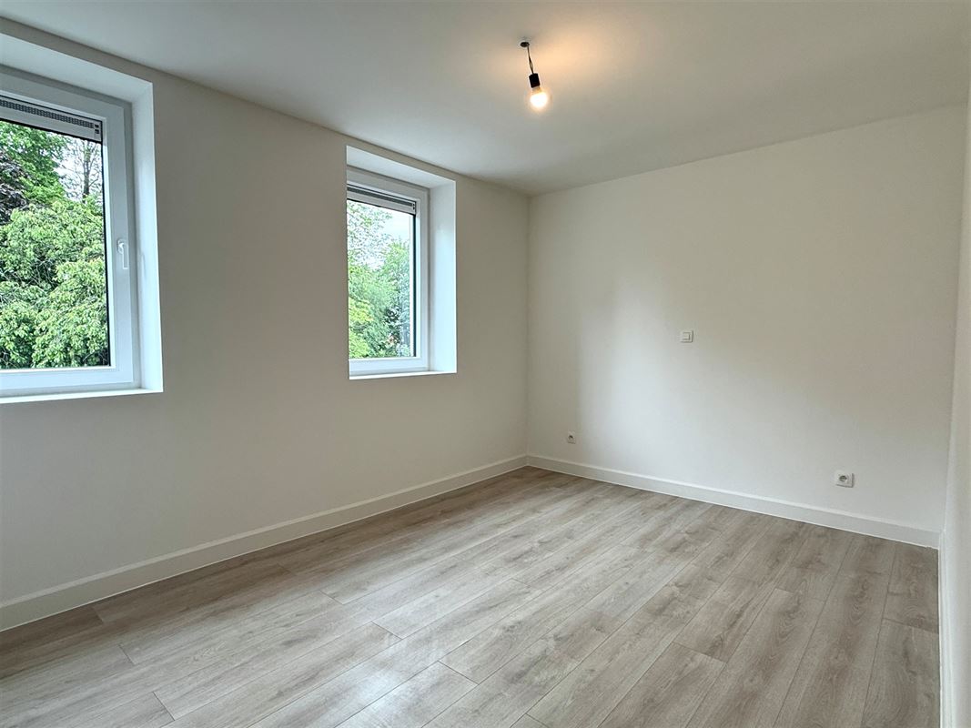 MAISON ENTIEREMENT RENOVEE AVEC 2 CHAMBRES ET TERRASSE!