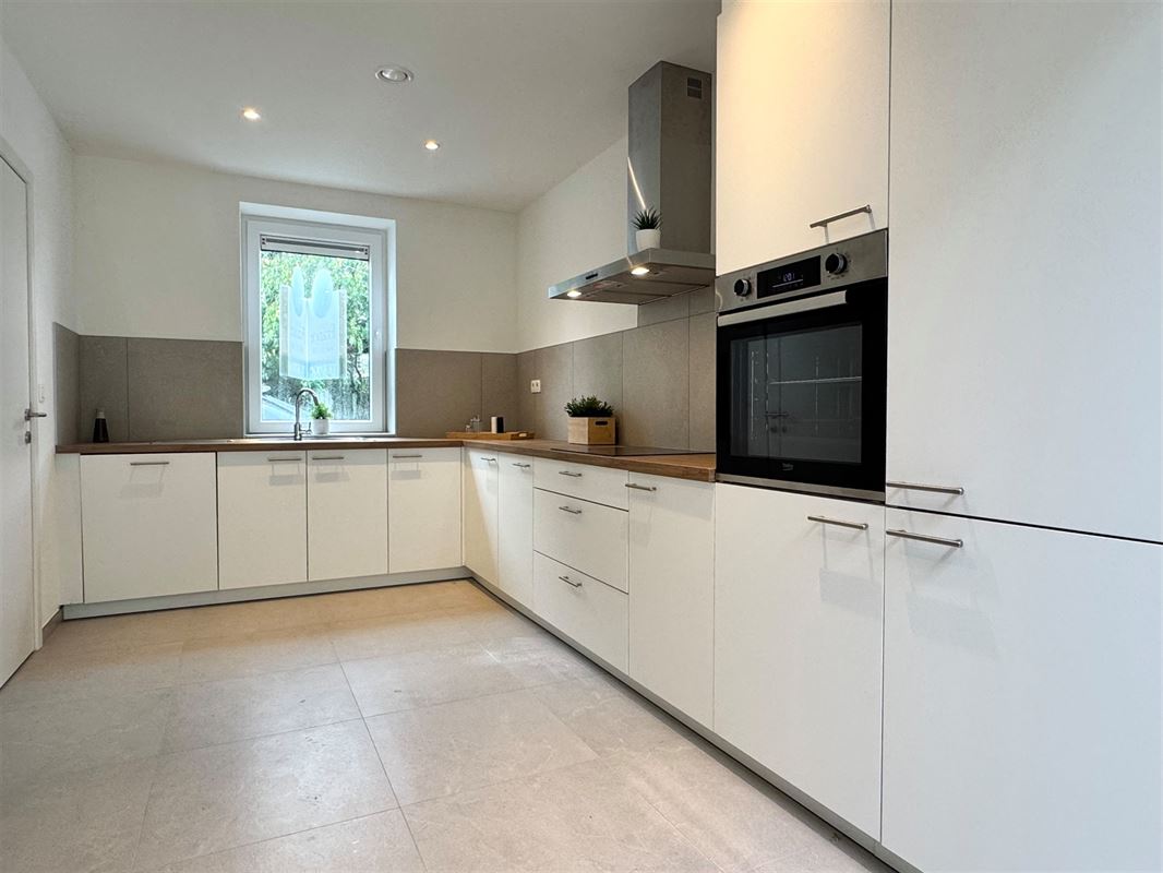 MAISON ENTIEREMENT RENOVEE AVEC 2 CHAMBRES ET TERRASSE!