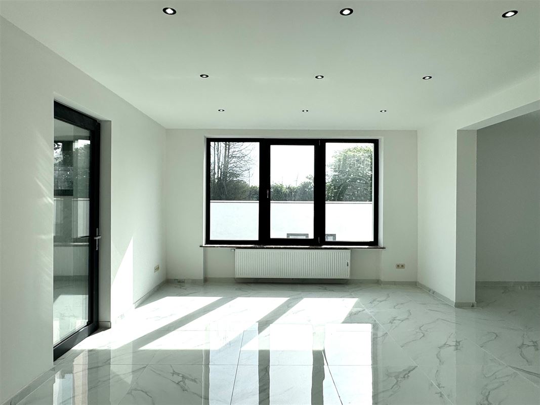 VILLA LUMINEUSE ENTIÈREMENT RÉNOVÉE!