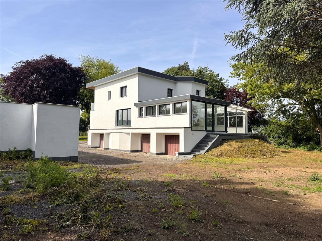 VILLA LUMINEUSE ENTIÈREMENT RÉNOVÉE!