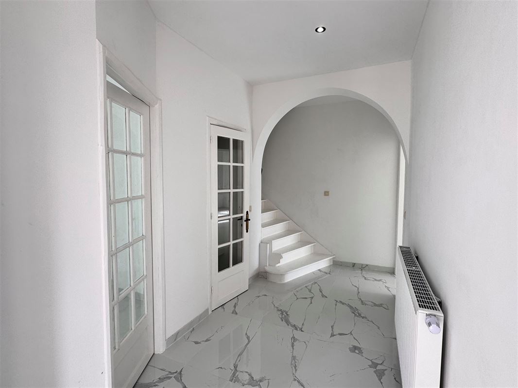 VILLA LUMINEUSE ENTIÈREMENT RÉNOVÉE!