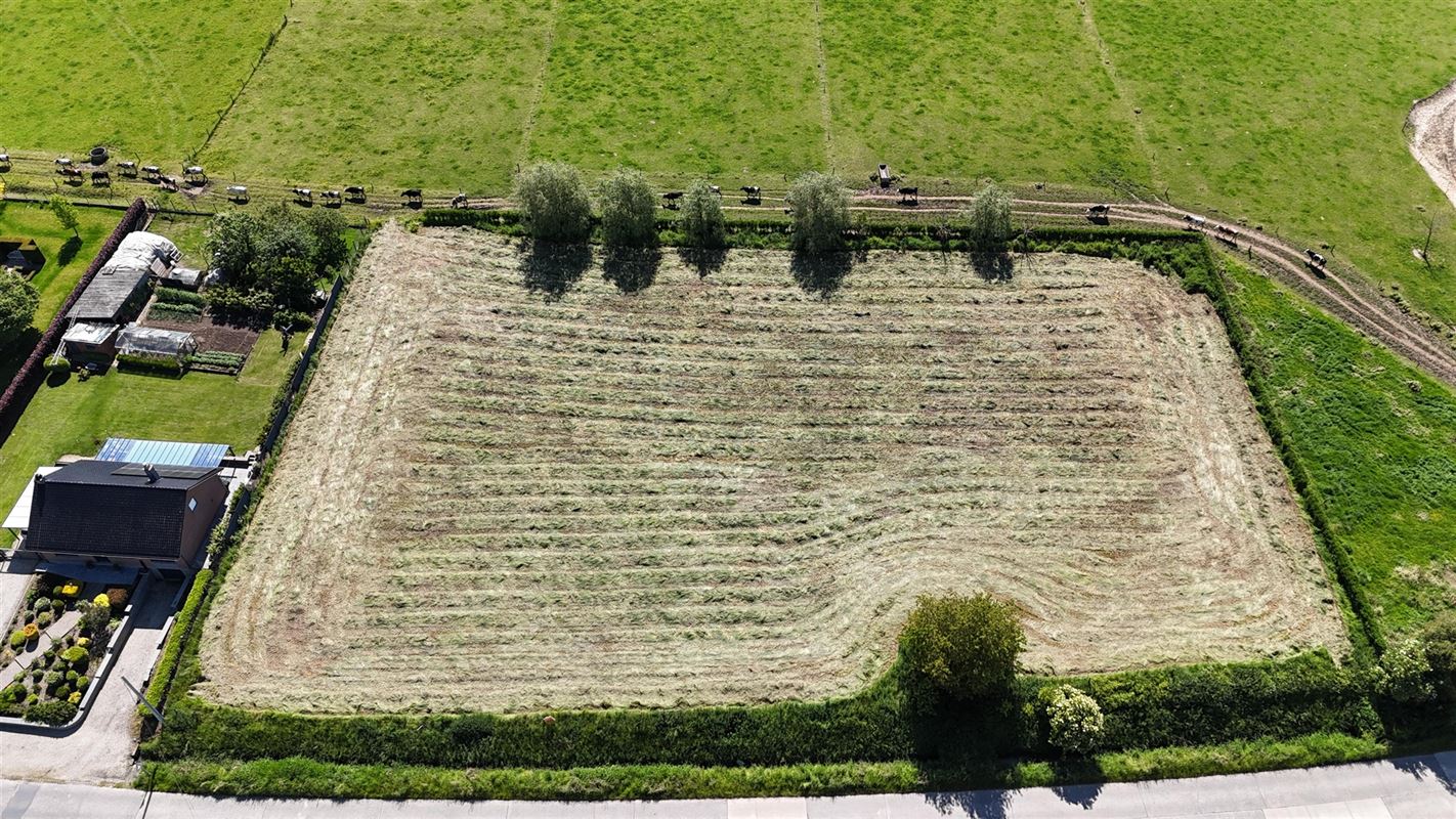 BEAU TERRAIN A BÂTIR de 5.426m2! Idéalement situé!!