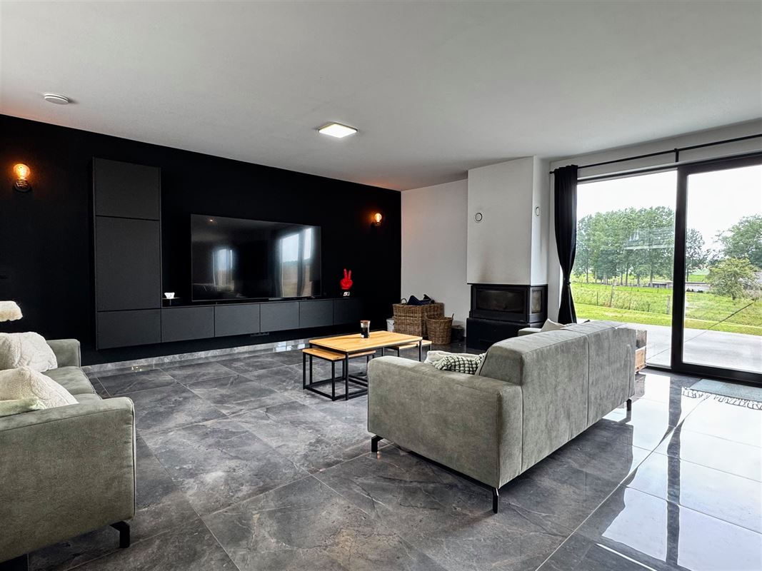 RUIME ENERGIEZUINIGE WONING MET ATELIER EN GARAGE!