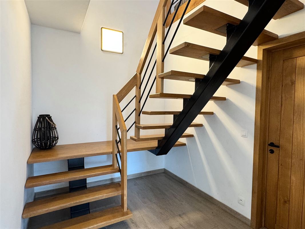 RUIME ENERGIEZUINIGE WONING MET ATELIER EN GARAGE!