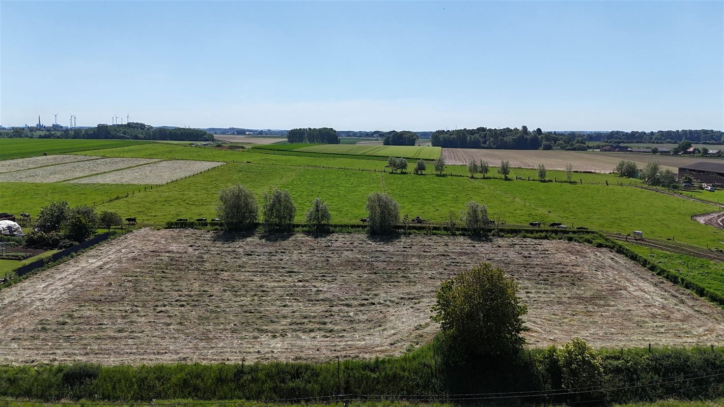 BEAU TERRAIN A BÂTIR de 5.426m2! Idéalement situé!!