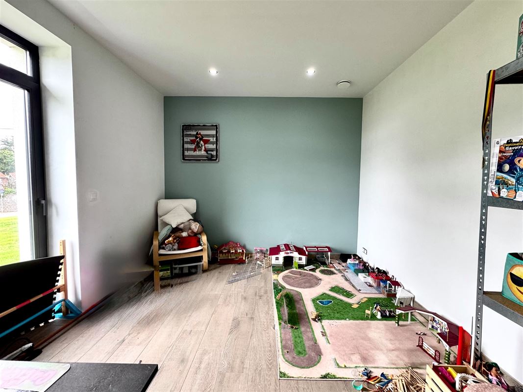 RUIME ENERGIEZUINIGE WONING MET ATELIER EN GARAGE!
