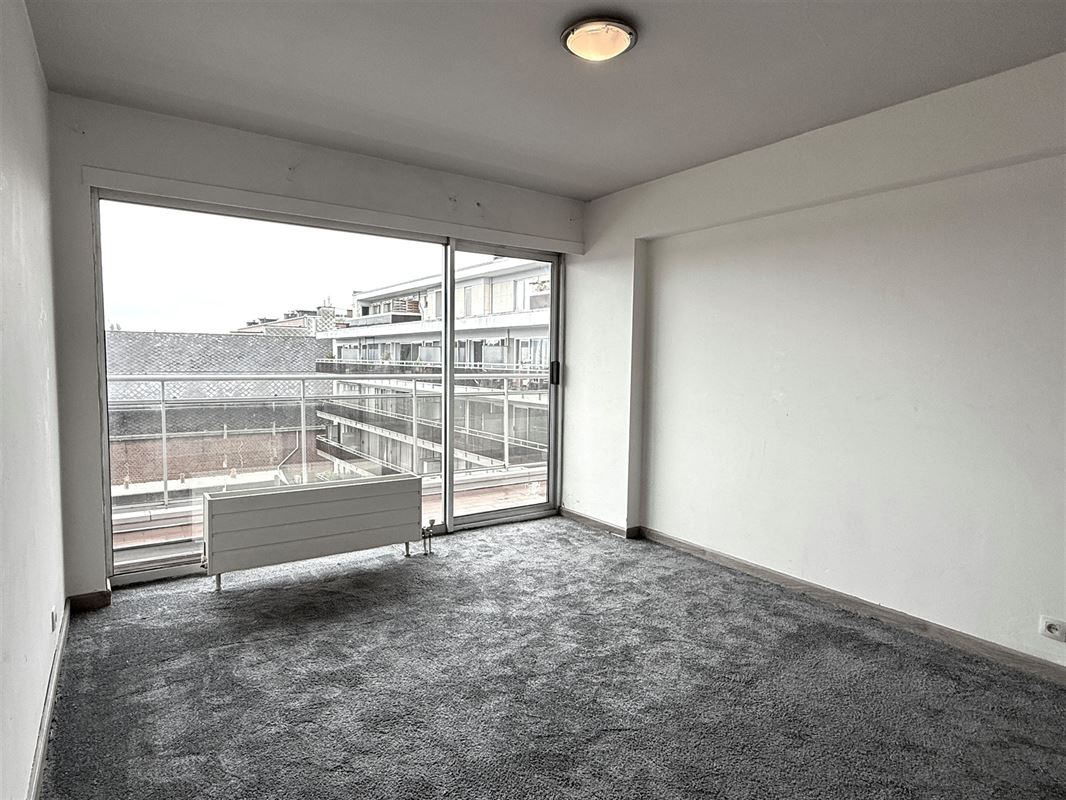 APPARTEMENT MET BALKON EN TERRAS IN HET CENTRUM VAN RONSE