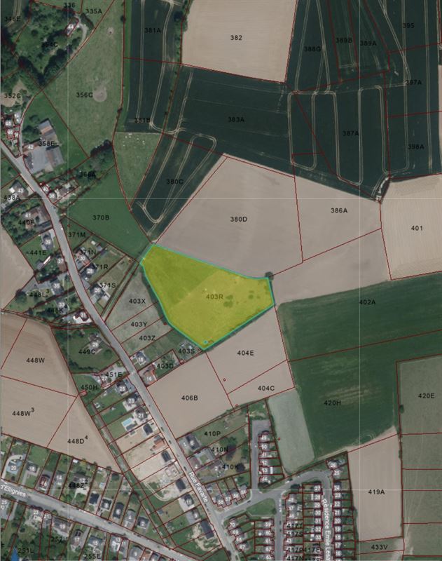 Beau terrain (prairie) d'une superficie totale de 10.506m2!