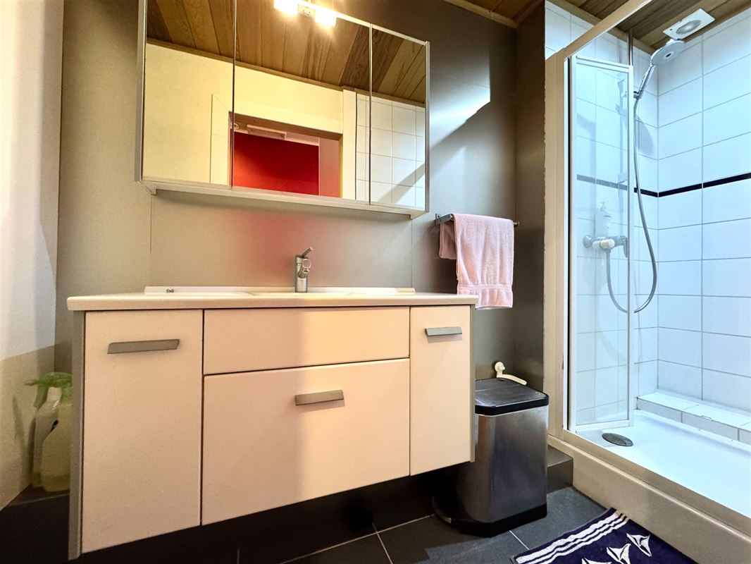 Immeuble à fort potentiel bénéficiant d’un emplacement commercial de premier choix au cœur de Renaix!